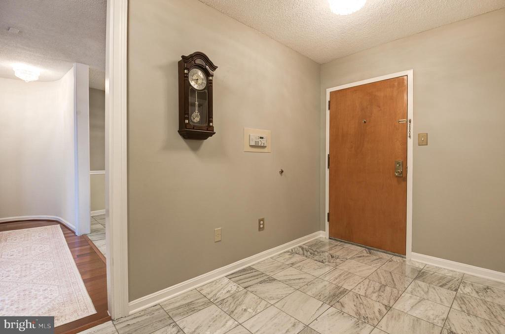 1101 S ARLINGTON RIDGE ROAD Unit: 106