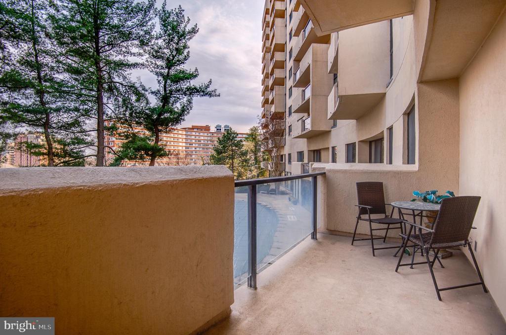 1101 S ARLINGTON RIDGE ROAD Unit: 106
