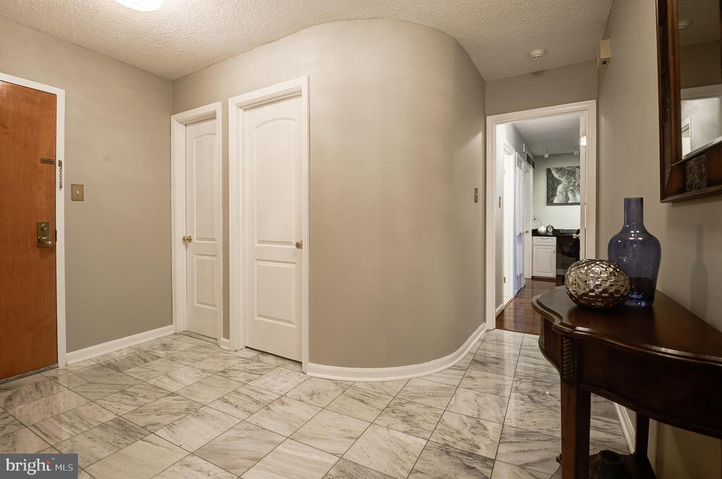 1101 S ARLINGTON RIDGE ROAD Unit: 106