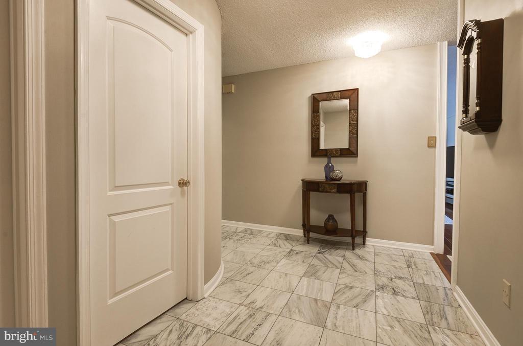 1101 S ARLINGTON RIDGE ROAD Unit: 106