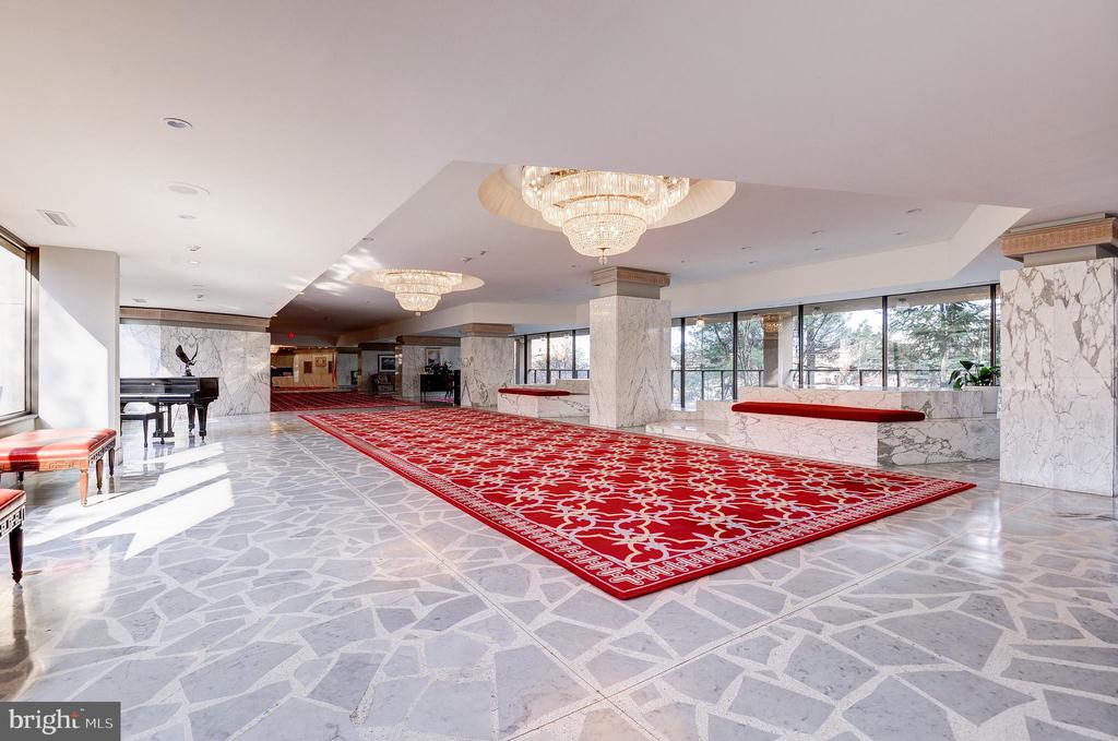 1101 S ARLINGTON RIDGE ROAD Unit: 106
