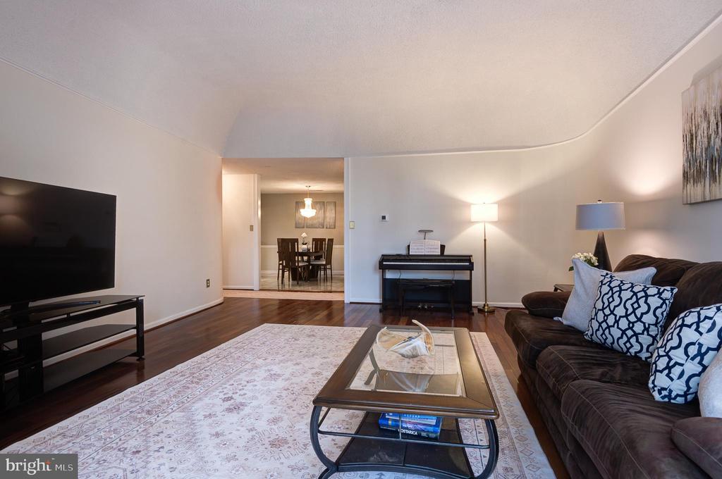 1101 S ARLINGTON RIDGE ROAD Unit: 106