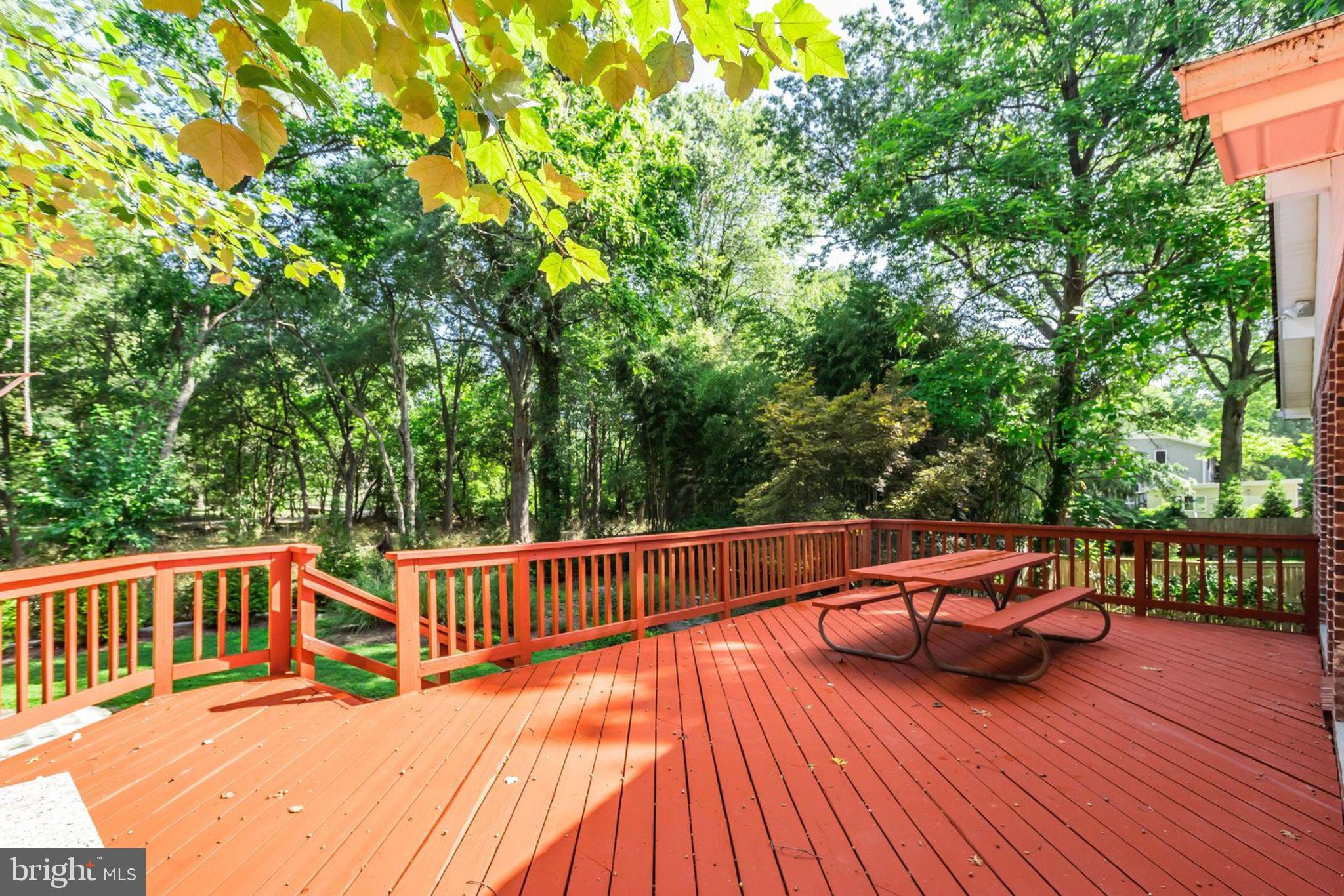 615 E COLUMBIA STREET