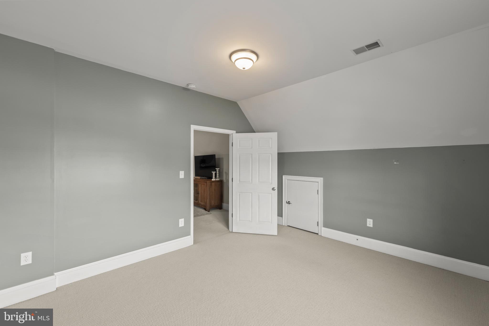 180 ISAAC DRIVE
