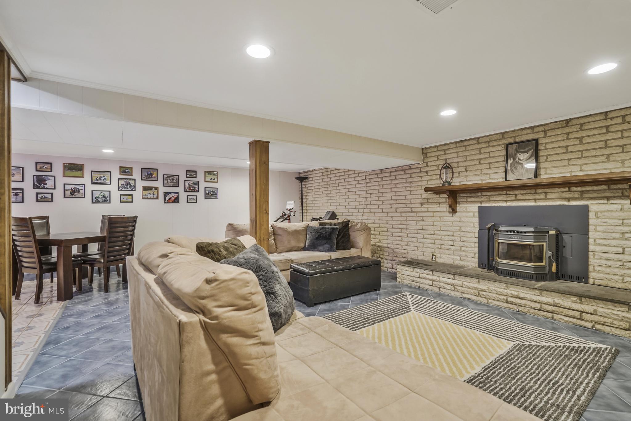 10647 Old Colchester ROAD