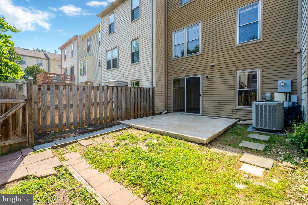 5430 New London Park Dr