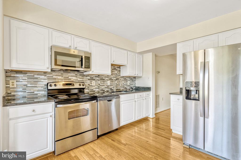 5430 New London Park Dr