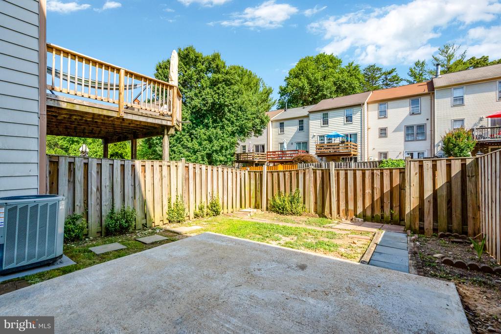 5430 New London Park Dr
