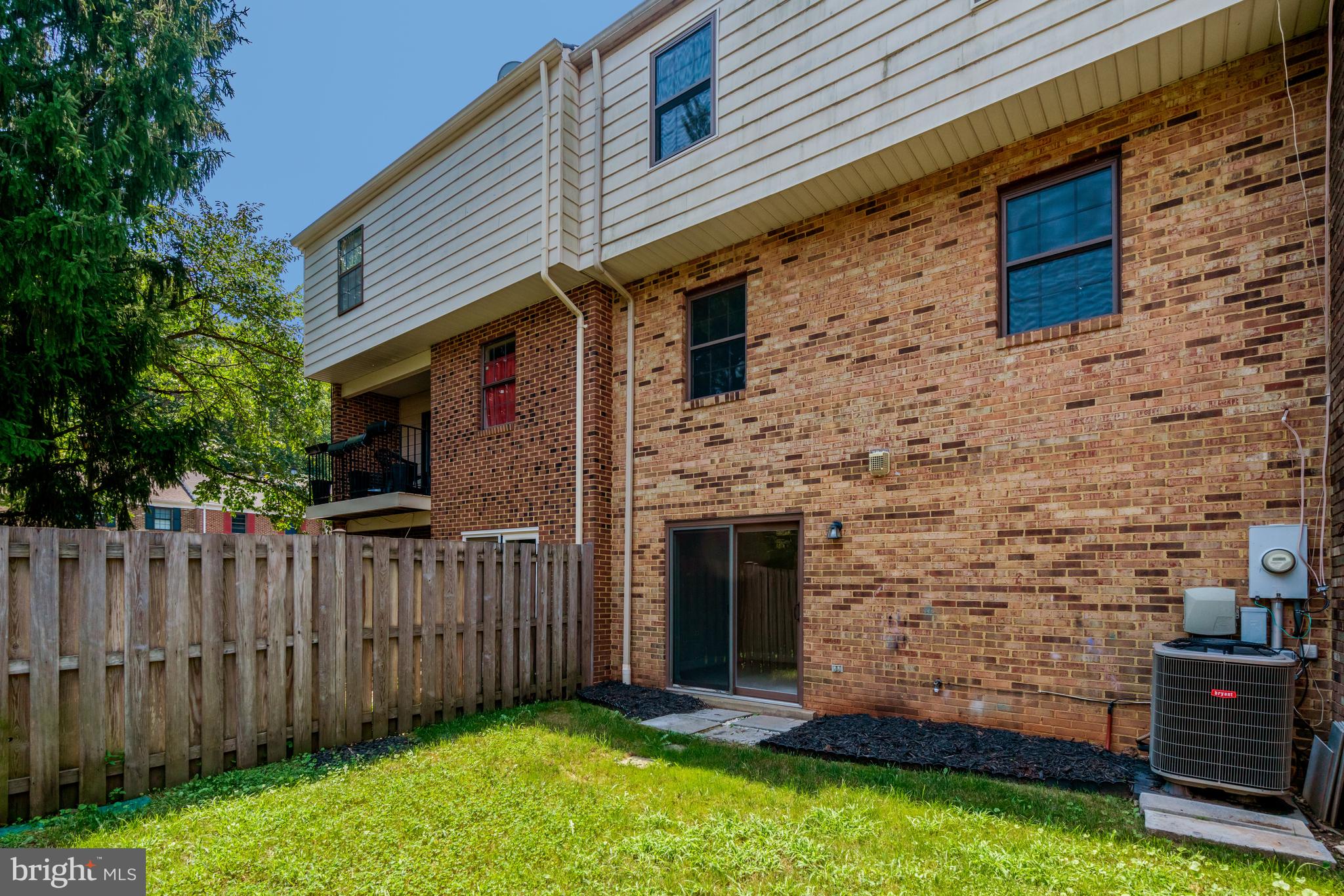 9521 Ashbridge Ct