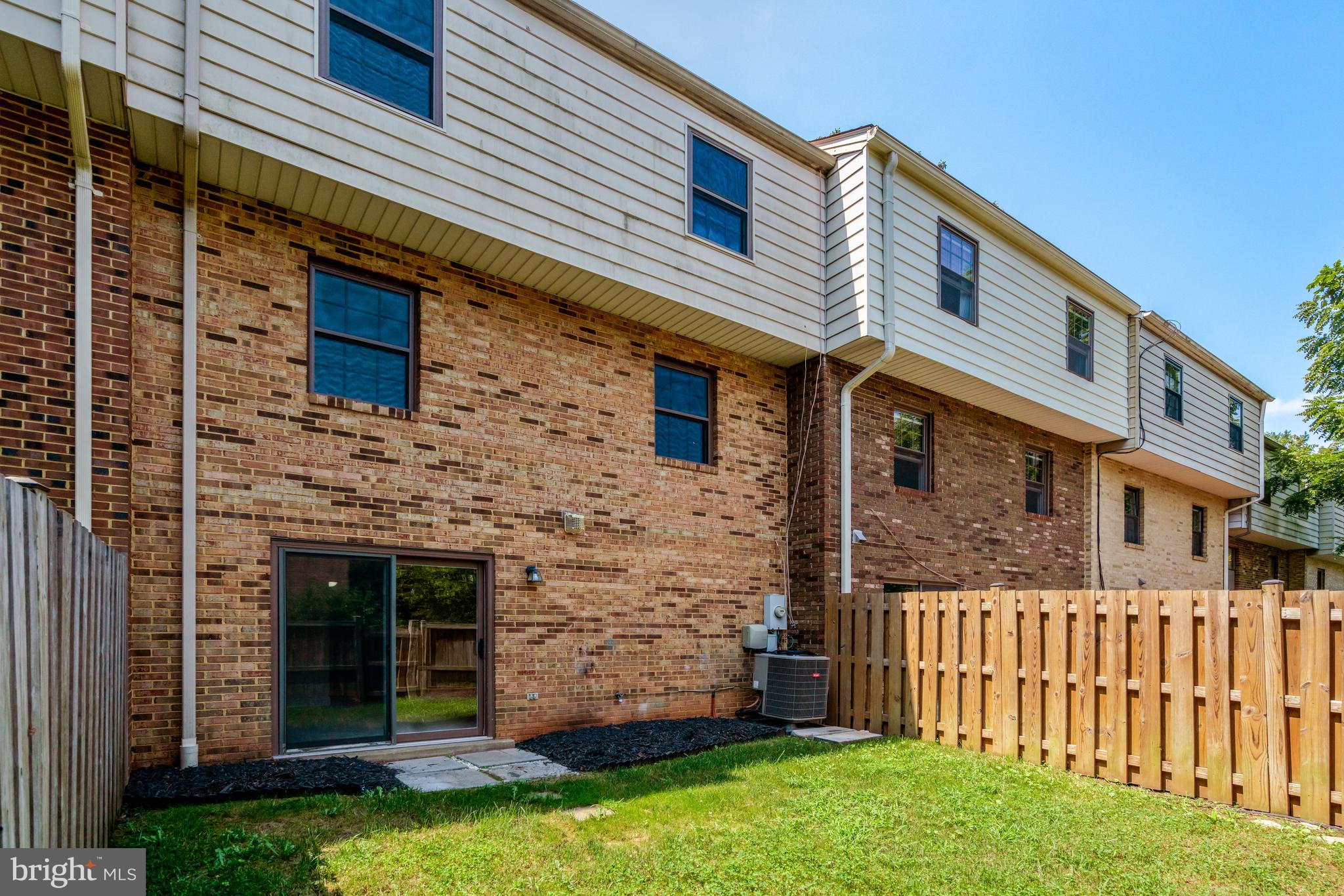 9521 Ashbridge Ct