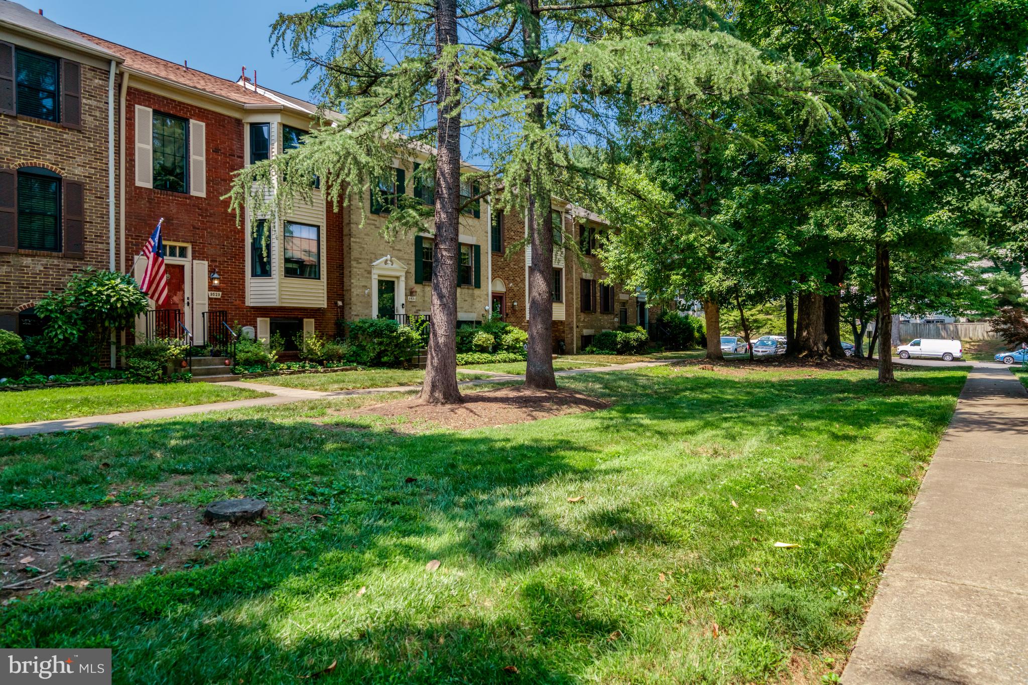 9521 Ashbridge Ct