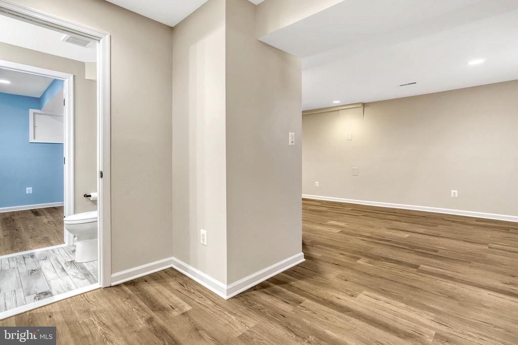 5317 Hampton Forest Way