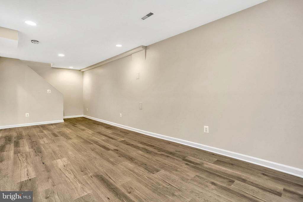5317 Hampton Forest Way