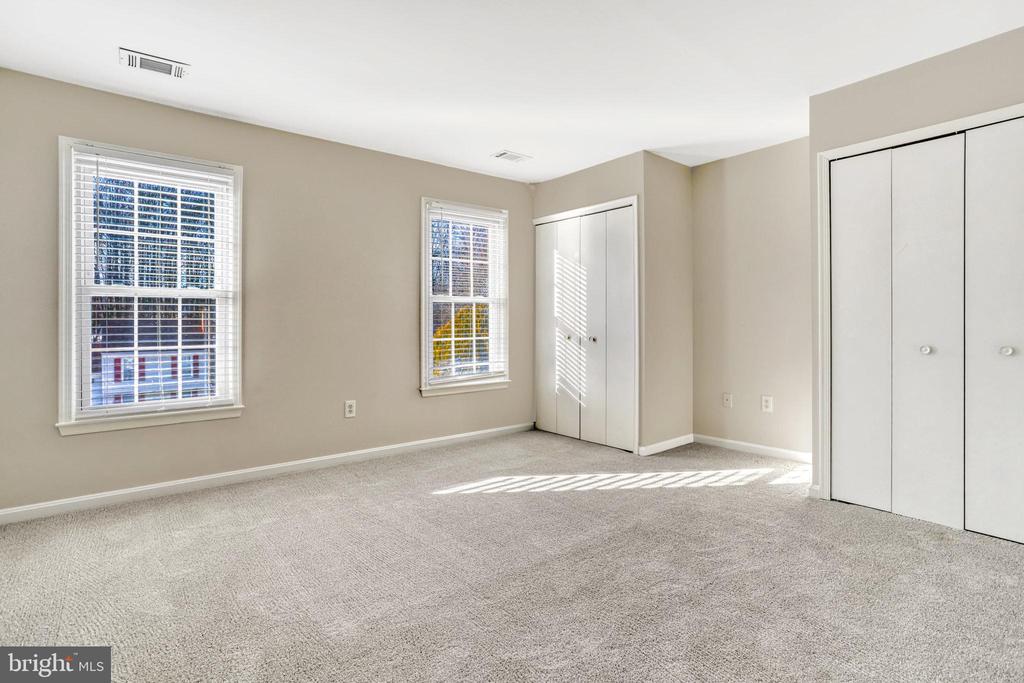 5317 Hampton Forest Way