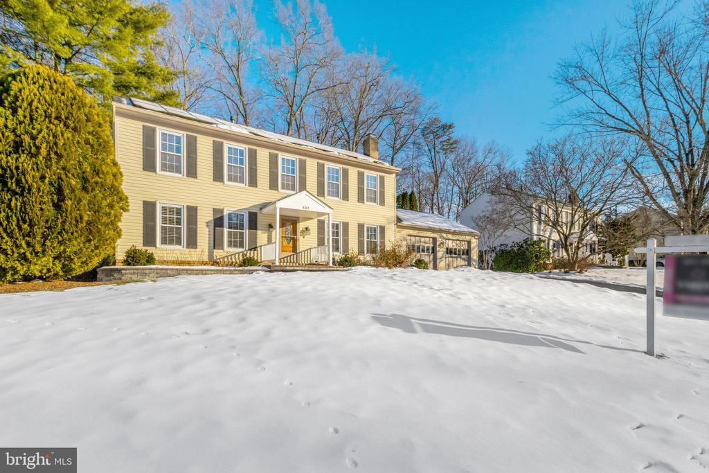5317 Hampton Forest Way