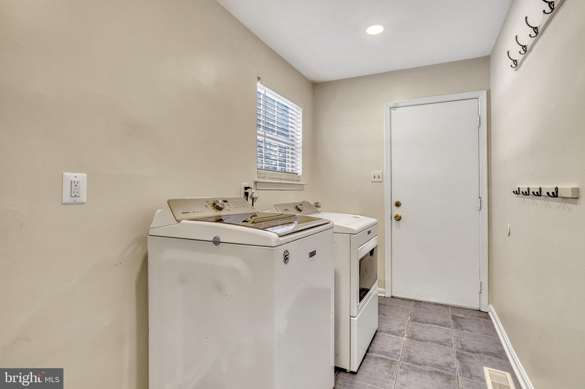 5317 Hampton Forest Way