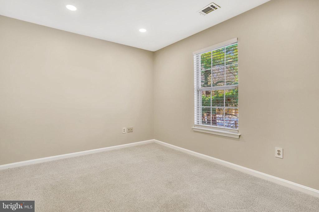 5317 Hampton Forest Way