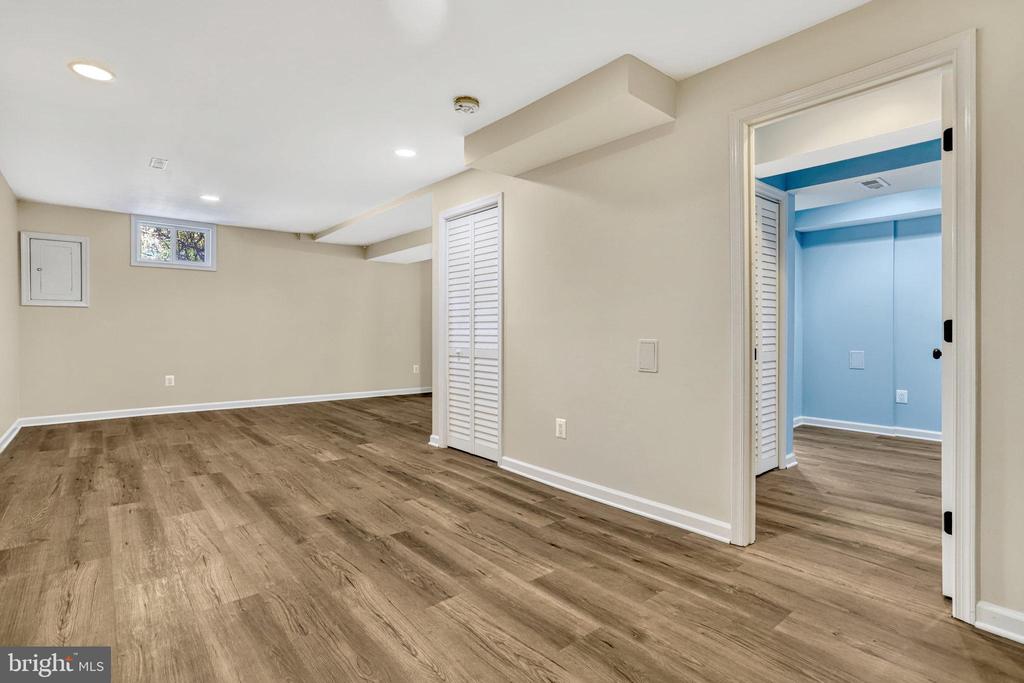 5317 Hampton Forest Way