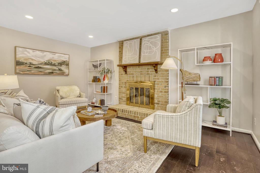 5317 Hampton Forest Way