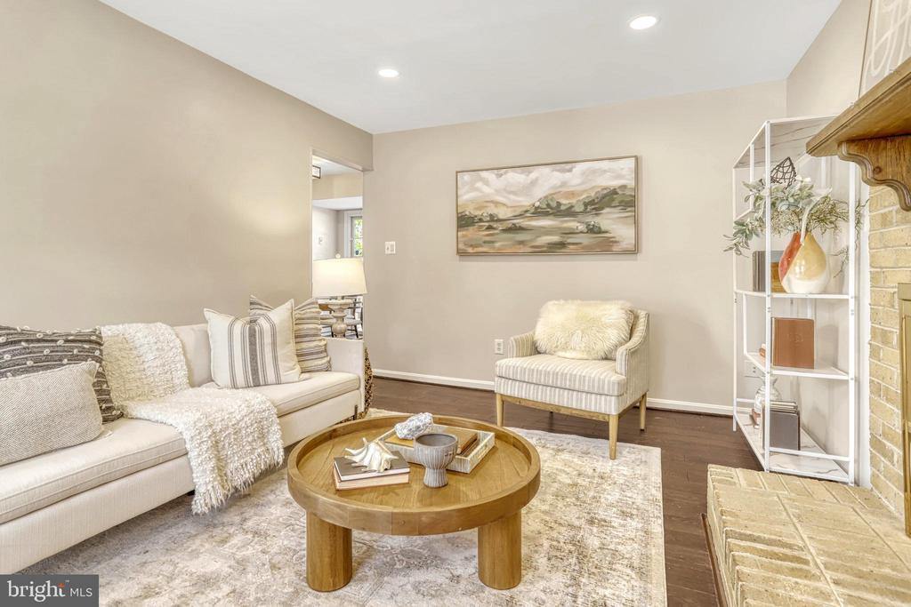5317 Hampton Forest Way