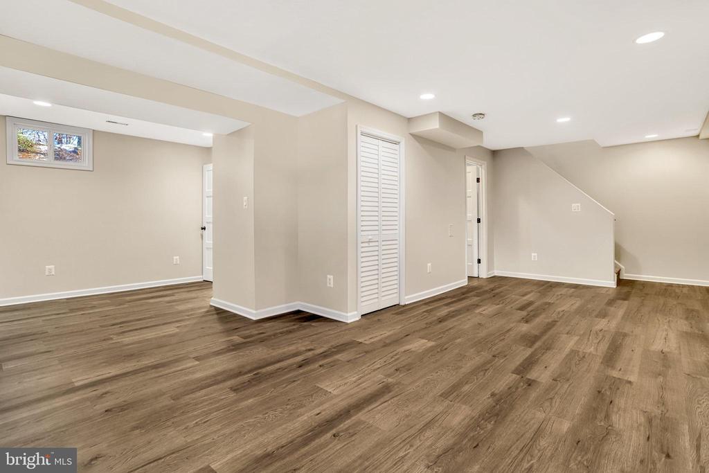 5317 Hampton Forest Way
