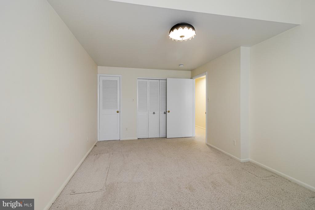 4066 Rosamora Ct