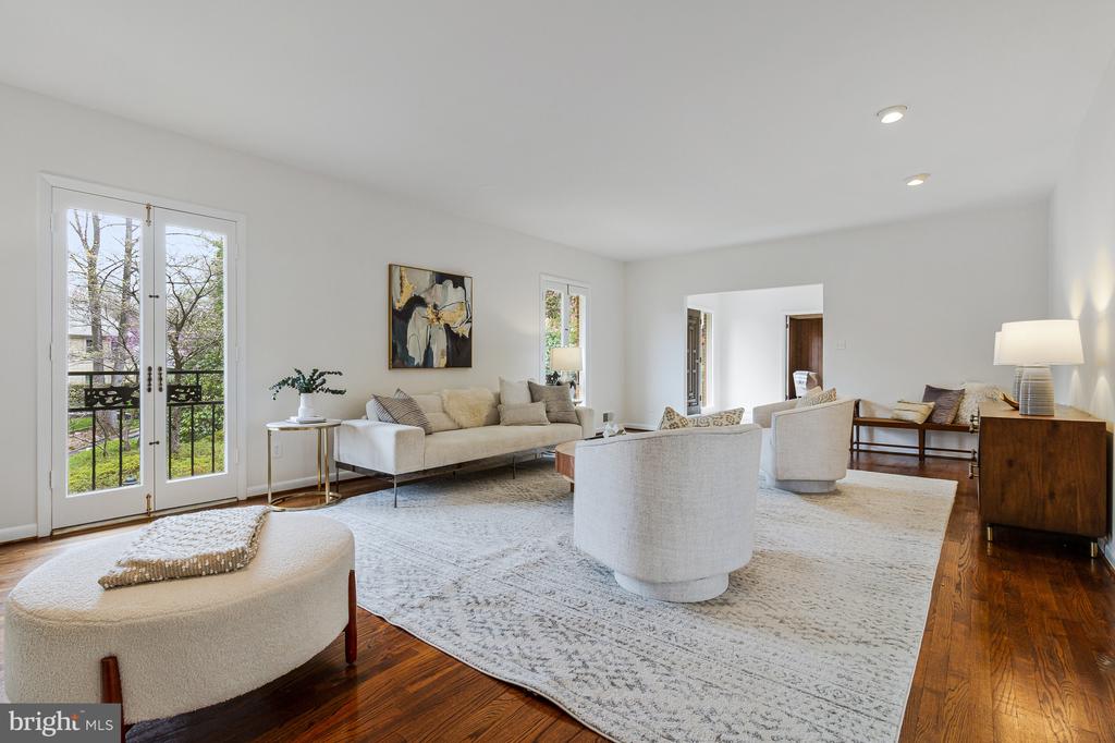 4066 Rosamora Ct