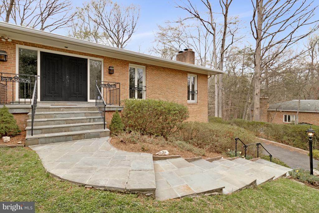 4066 Rosamora Ct