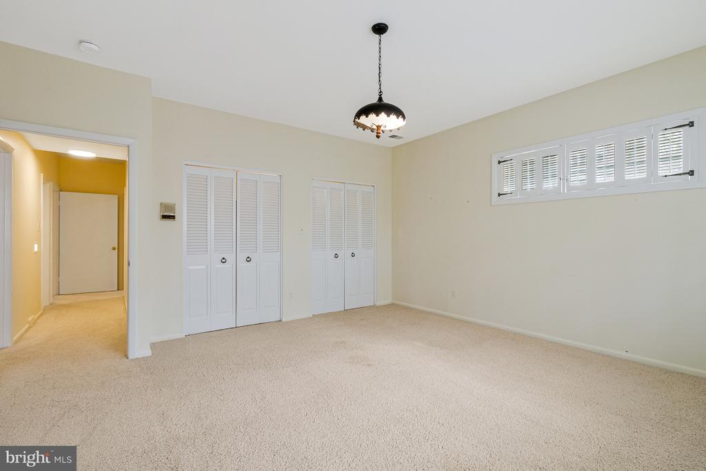 4066 Rosamora Ct