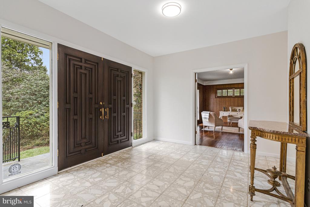 4066 Rosamora Ct