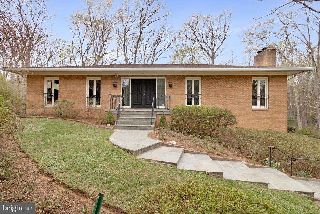 4066 Rosamora Ct
