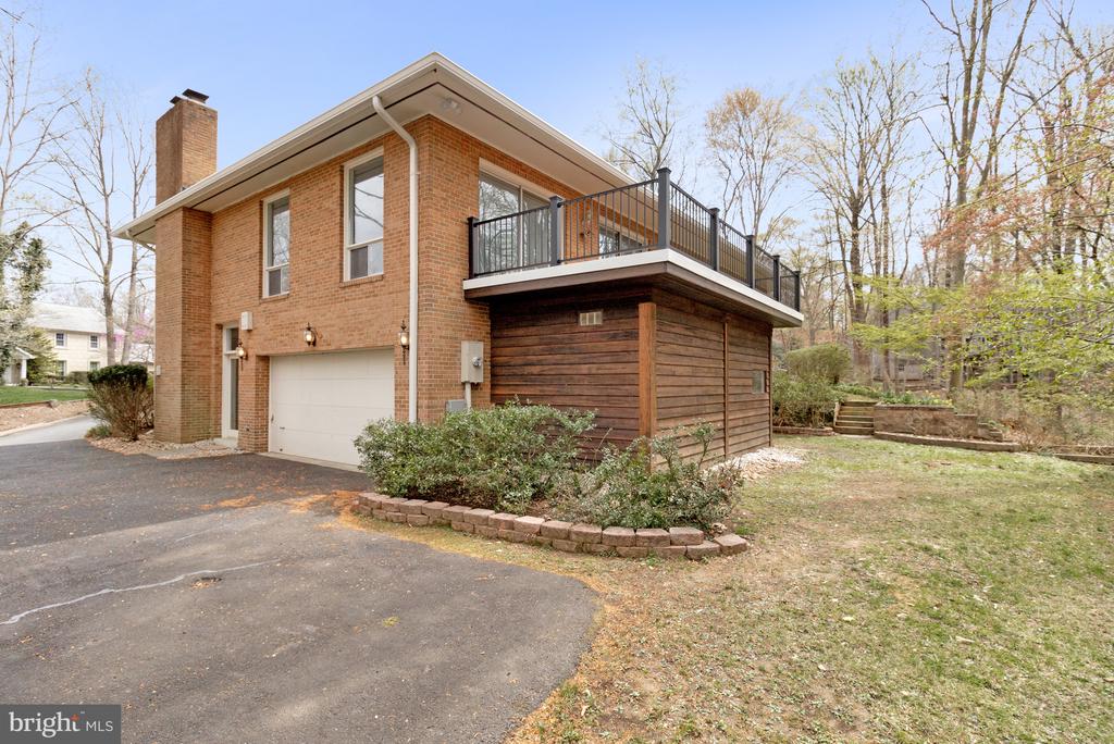 4066 Rosamora Ct