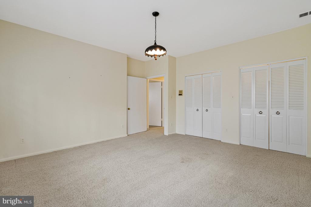 4066 Rosamora Ct