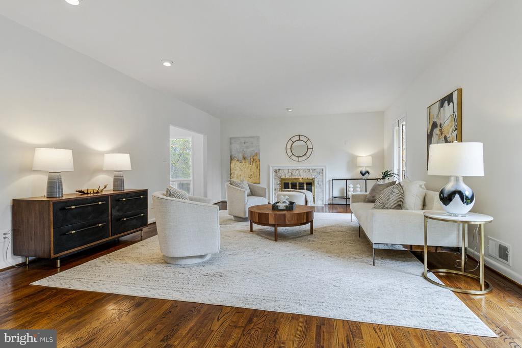 4066 Rosamora Ct