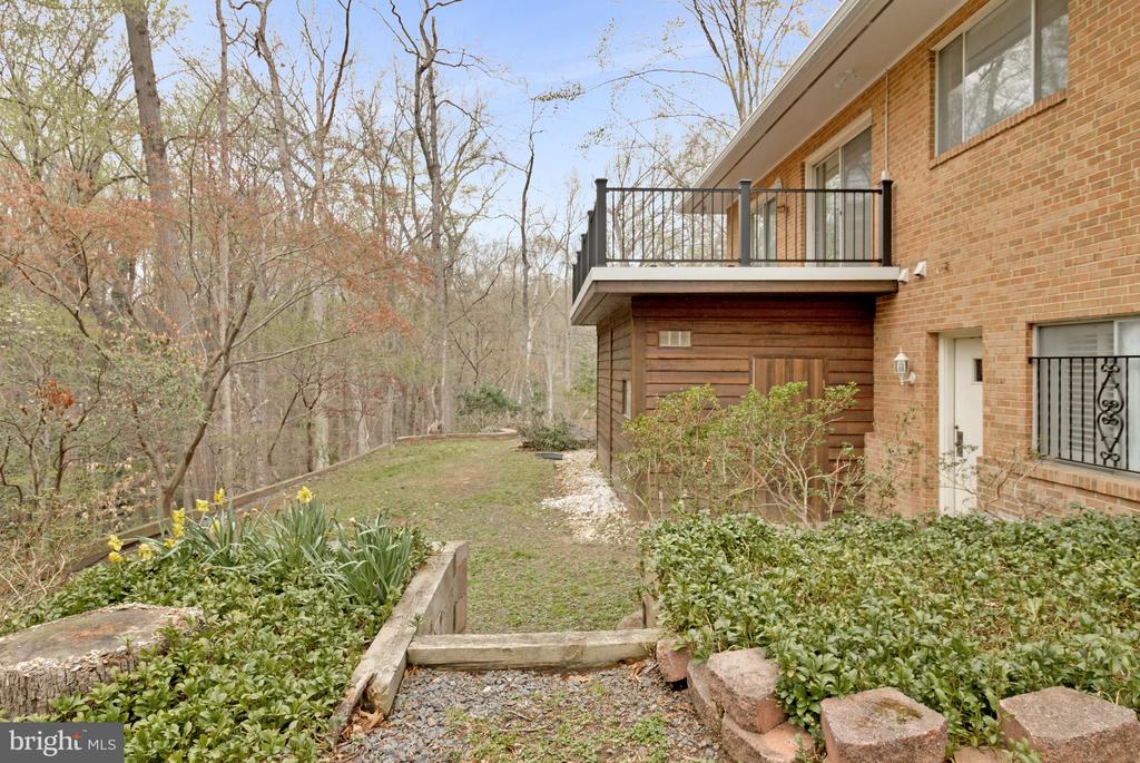 4066 Rosamora Ct