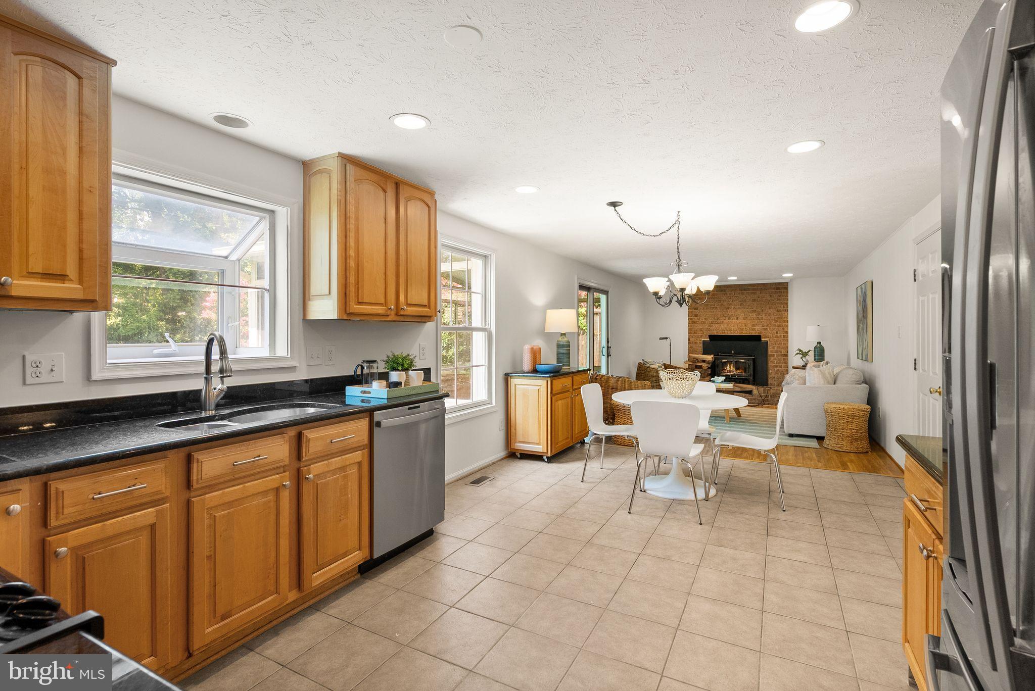 7214 Adrienne Glen Ave