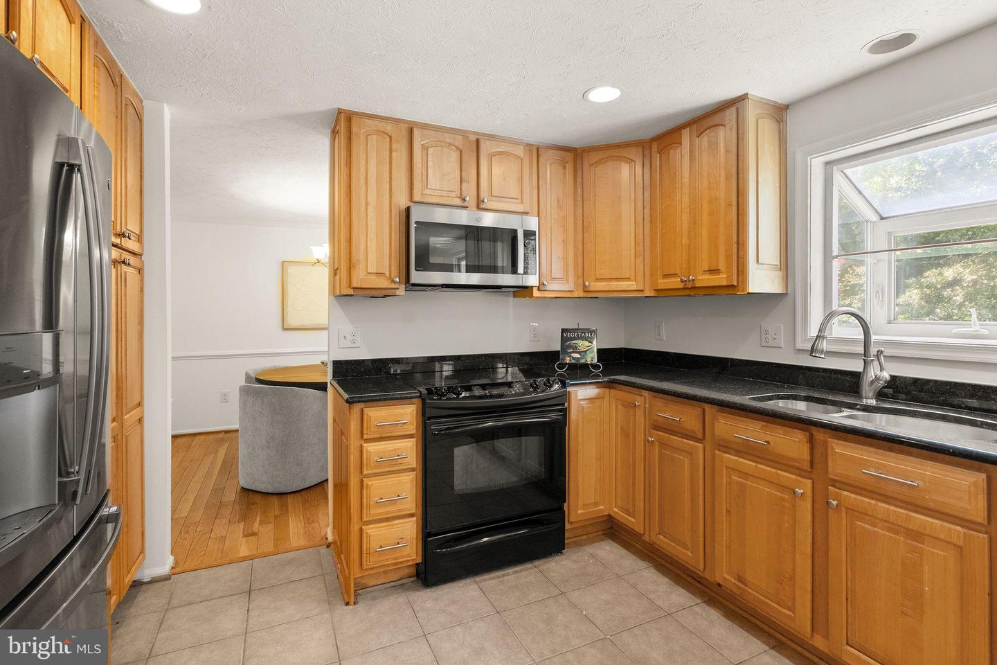 7214 Adrienne Glen Ave