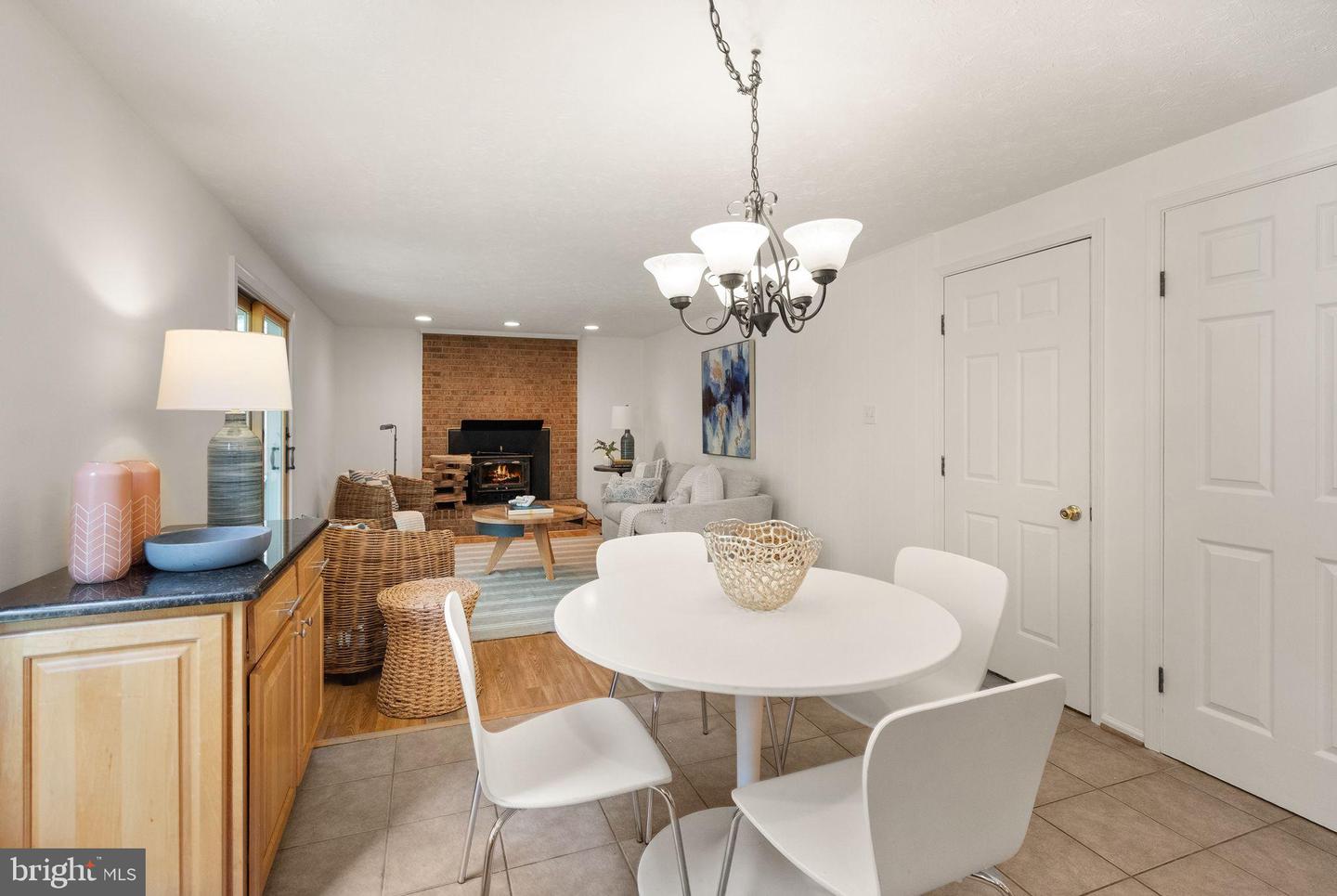 7214 Adrienne Glen Ave