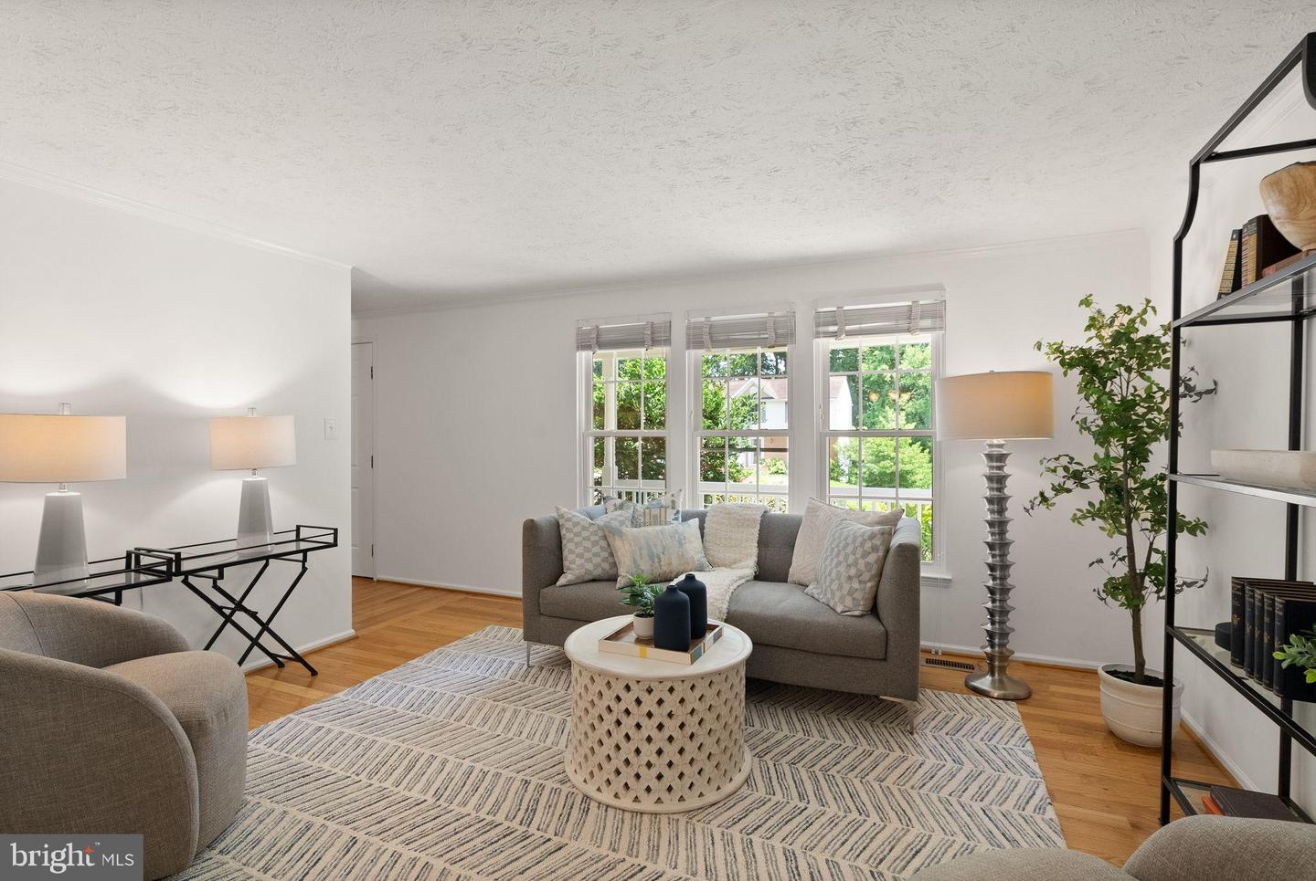 7214 Adrienne Glen Ave