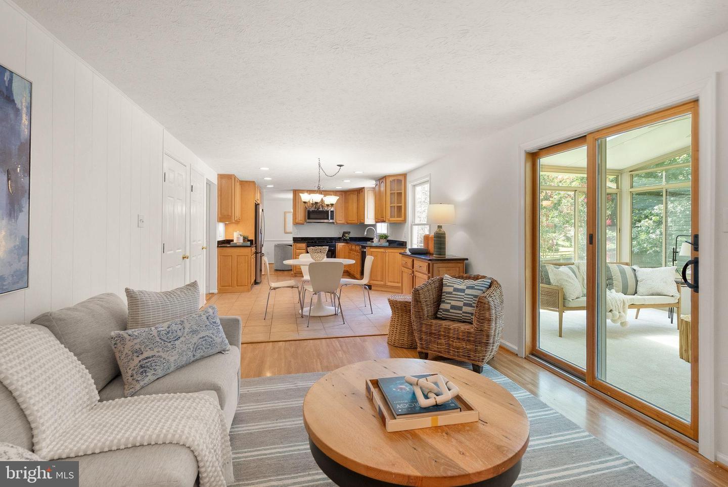 7214 Adrienne Glen Ave