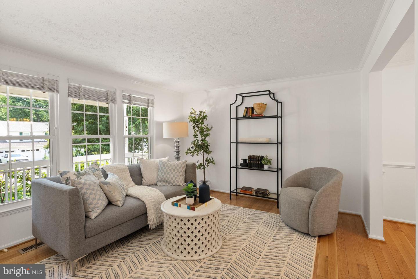 7214 Adrienne Glen Ave