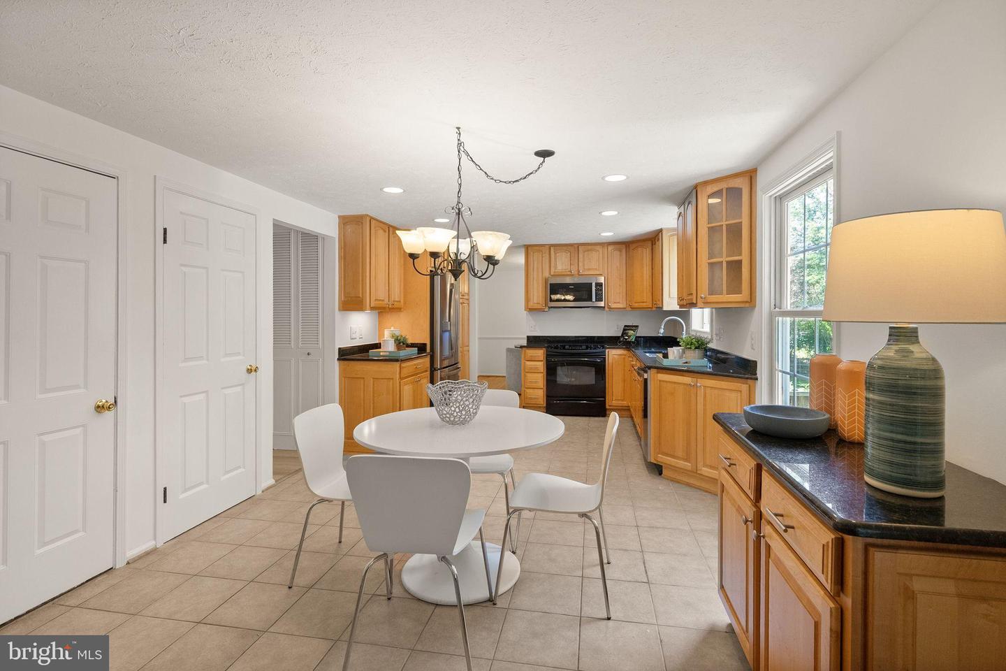 7214 Adrienne Glen Ave