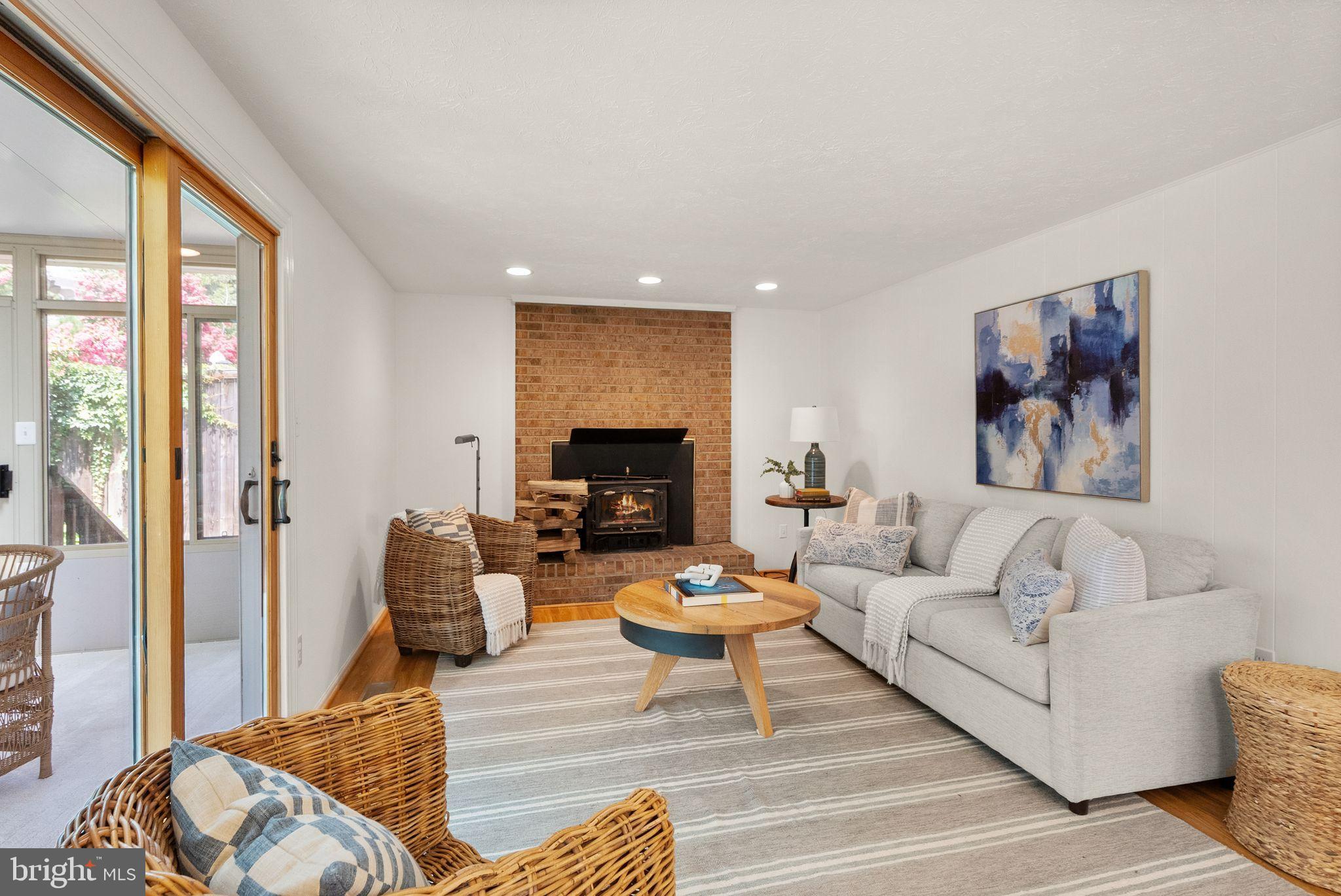 7214 Adrienne Glen Ave