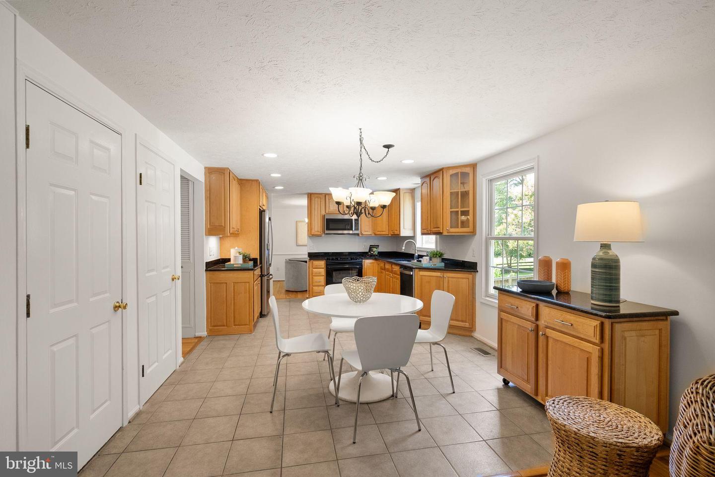 7214 Adrienne Glen Ave