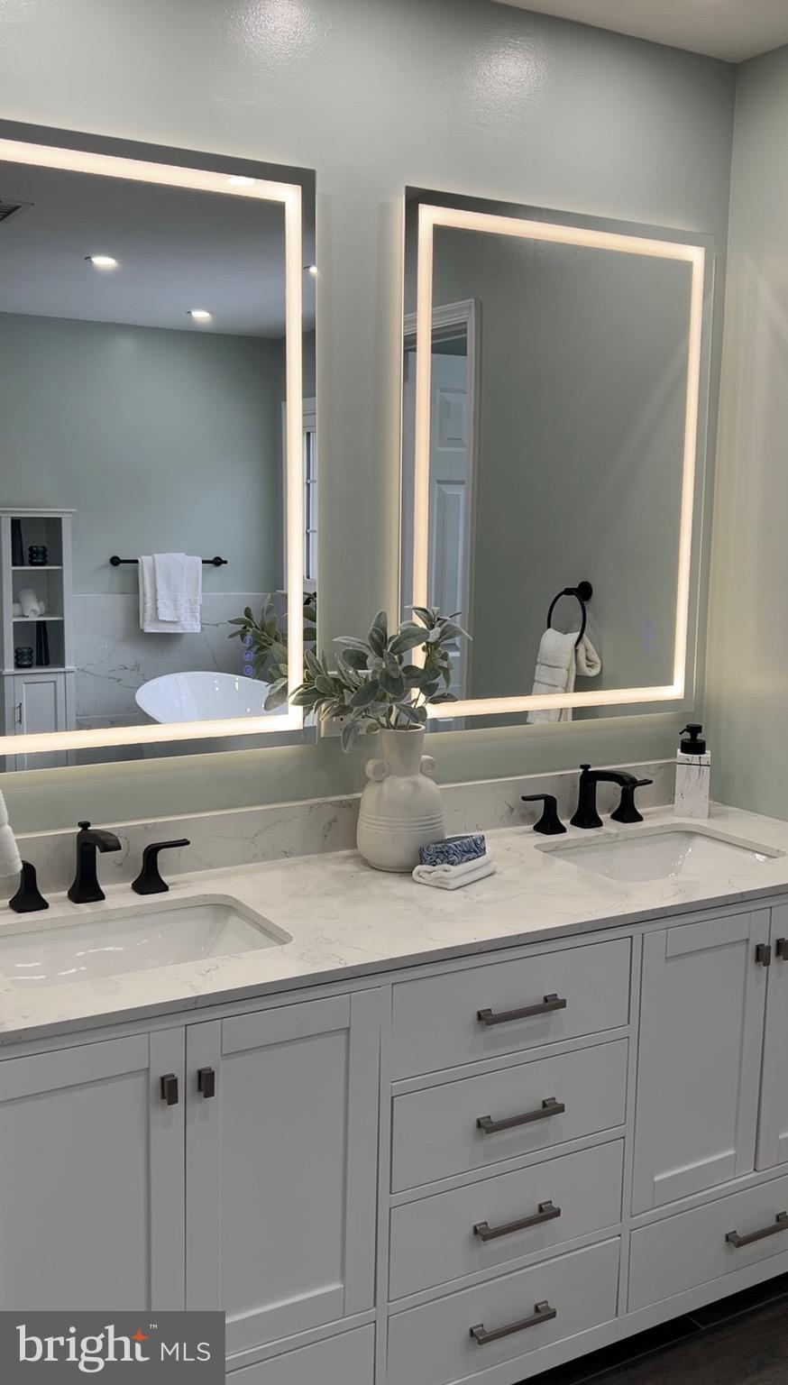 4803 WALNEY KNOLL COURT