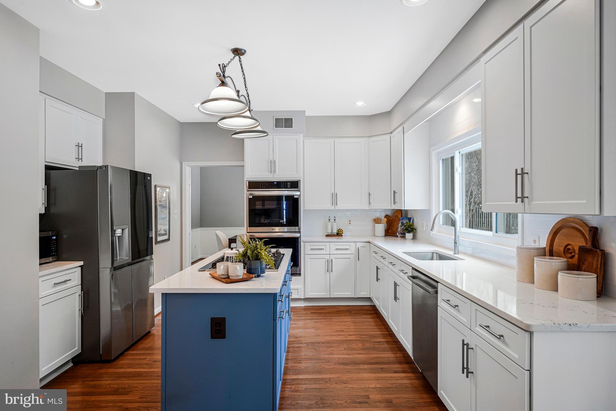 4803 WALNEY KNOLL COURT