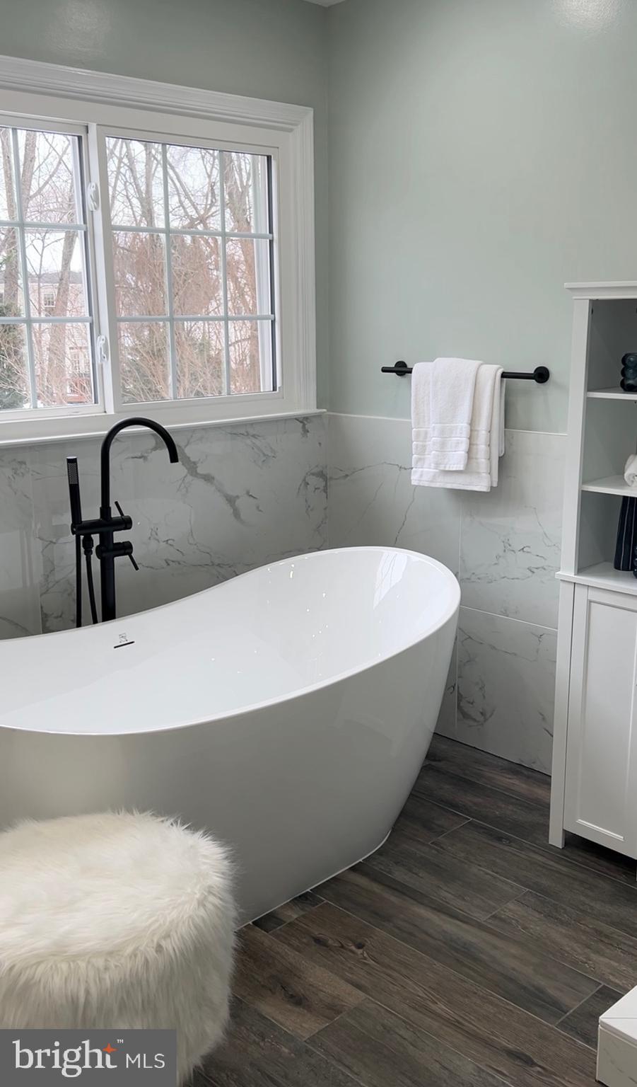 4803 WALNEY KNOLL COURT