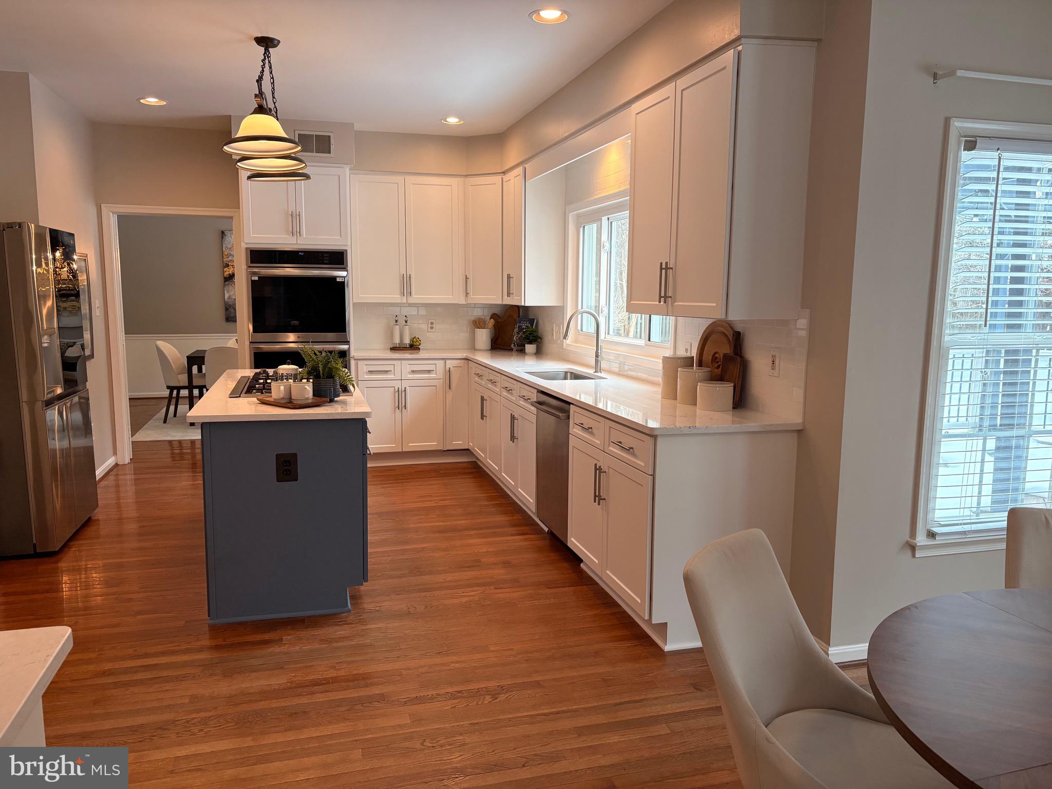 4803 WALNEY KNOLL COURT