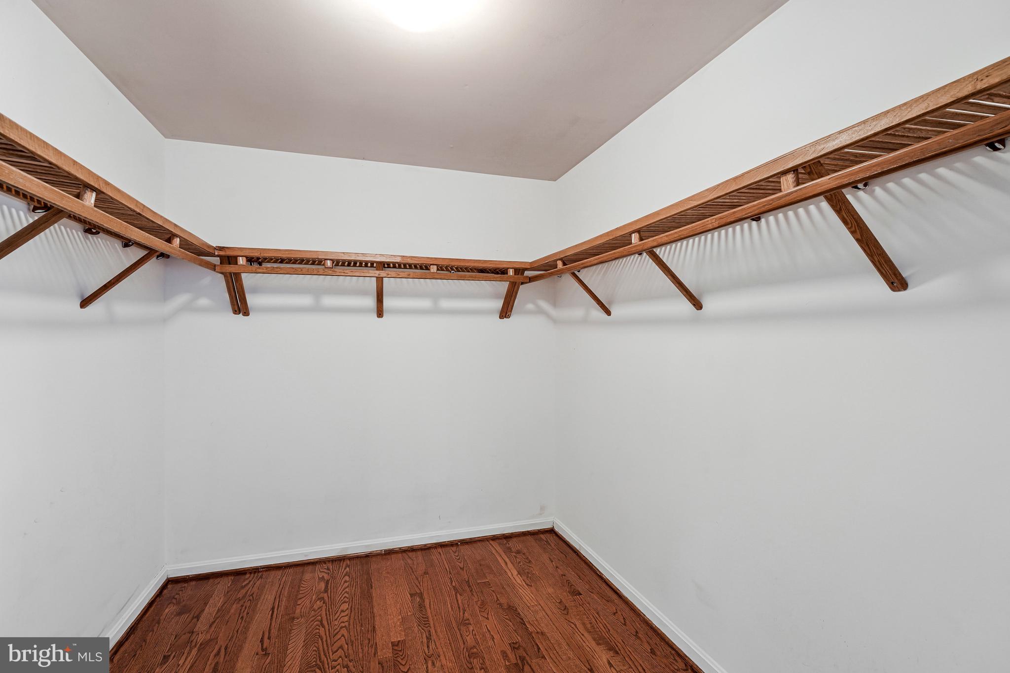 4803 WALNEY KNOLL COURT