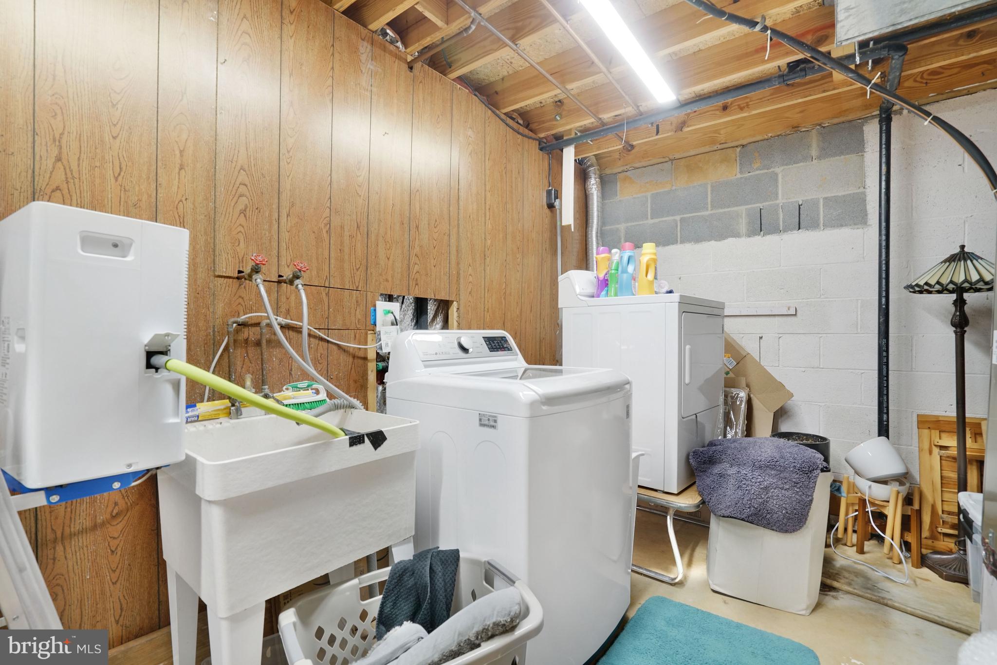 7724 CAMP ALGER AVENUE